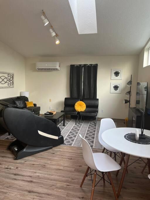 Paradise Oasis Near Lake *Full Body Massage Chair* Longview Esterno foto